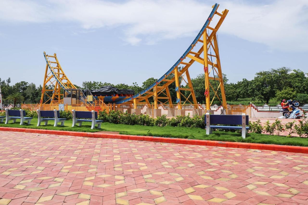 Capital O 49279 Chhab Chhaba Chhab Water Fun Park & Resort Damka ภายนอก รูปภาพ
